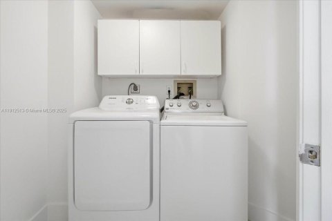 Copropriété à vendre à Aventura, Floride: 3 chambres, 173.73 m2 № 1968990 - photo 25