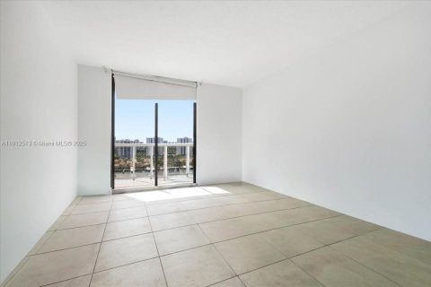 Copropriété à vendre à Aventura, Floride: 3 chambres, 173.73 m2 № 1968990 - photo 23