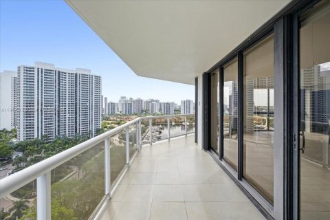 Copropriété à vendre à Aventura, Floride: 3 chambres, 173.73 m2 № 1968990 - photo 3