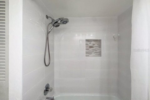 Condo in Ormond Beach, Florida, 2 bedrooms  № 2384034 - photo 18