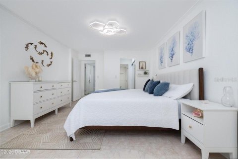 Condo in Ormond Beach, Florida, 2 bedrooms  № 2384034 - photo 14