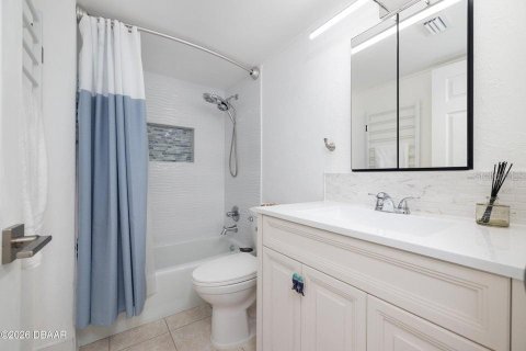 Condo in Ormond Beach, Florida, 2 bedrooms  № 2384034 - photo 22