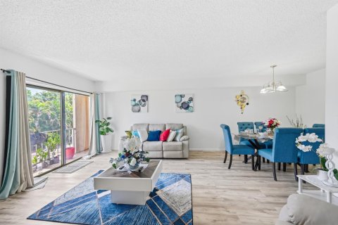 Condominio en alquiler en Coral Springs, Florida, 3 dormitorios, 133.78 m2 № 2251719 - foto 15