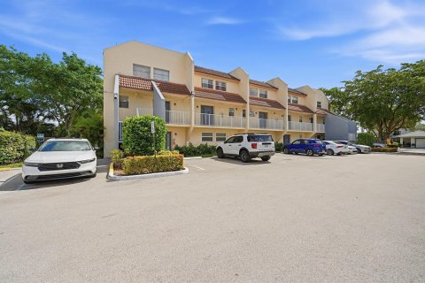 Condominio en alquiler en Coral Springs, Florida, 3 dormitorios, 133.78 m2 № 2251719 - foto 2