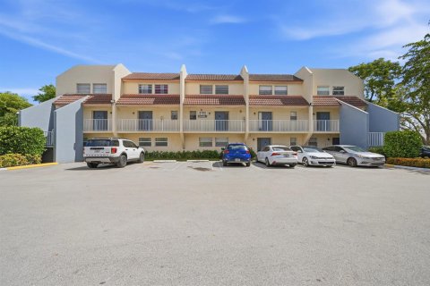 Condo in Coral Springs, Florida, 3 bedrooms  № 2251719