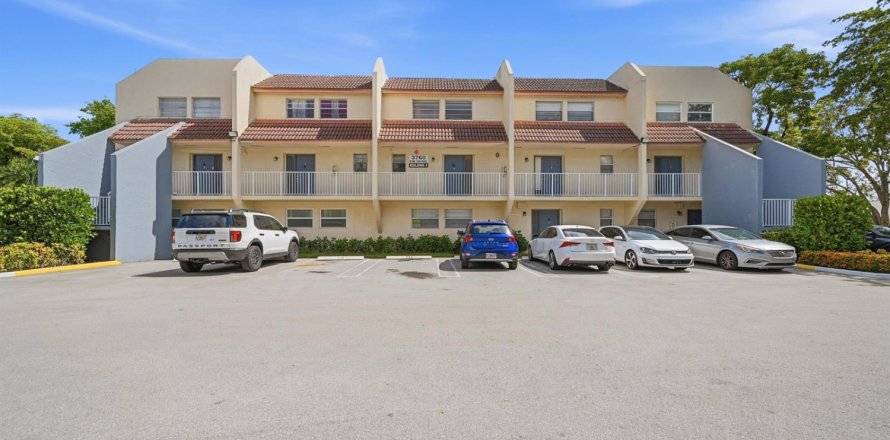 Condominio en Coral Springs, Florida, 3 dormitorios № 2251719