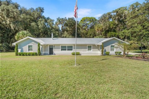 House in Anthony, Florida 4 bedrooms, 225.94 sq.m. № 2423815