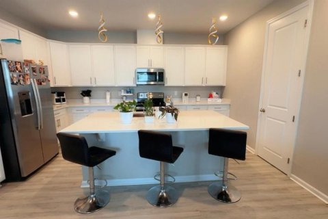 Villa ou maison à louer à Winter Haven, Floride: 4 chambres, 194.82 m2 № 2147690 - photo 4