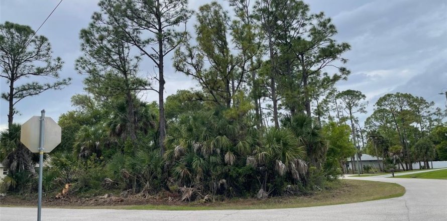 Terreno en North Port, Florida № 2159498