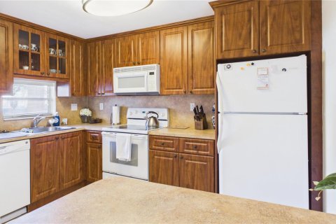 Copropriété à louer à Pembroke Pines, Floride: 1 chambre, 83.61 m2 № 2176930 - photo 5
