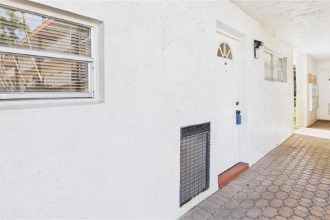 Copropriété à louer à Pembroke Pines, Floride: 1 chambre, 83.61 m2 № 2176930 - photo 19