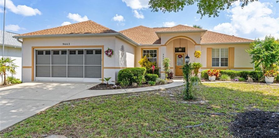 House in Ocala, Florida 2 bedrooms, 156.91 sq.m. № 1736457