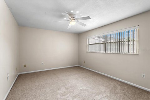 Condo in Orlando, Florida, 2 bedrooms  № 2095777 - photo 10