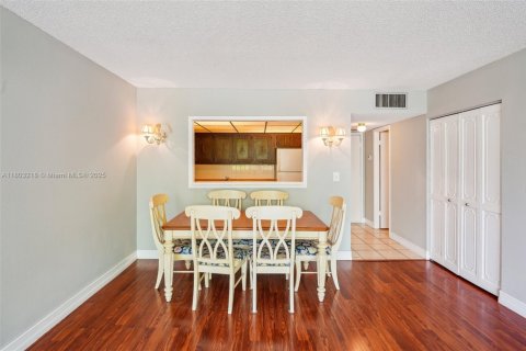 Condo in Lauderhill, Florida, 1 bedroom  № 1728097 - photo 10