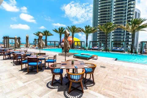 Copropriété à vendre à Hollywood, Floride: 2 chambres, 104.89 m2 № 1975645 - photo 24