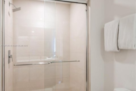 Copropriété à vendre à Hollywood, Floride: 2 chambres, 104.89 m2 № 1975645 - photo 16