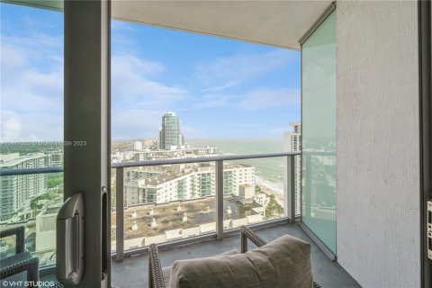 Copropriété à vendre à Hollywood, Floride: 2 chambres, 104.89 m2 № 1975645 - photo 2