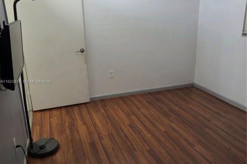 Condominio en venta en Miami, Florida, 2 dormitorios, 89.65 m2 № 1982287 - foto 23