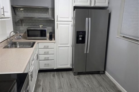 Condominio en venta en Miami, Florida, 2 dormitorios, 89.65 m2 № 1982287 - foto 5