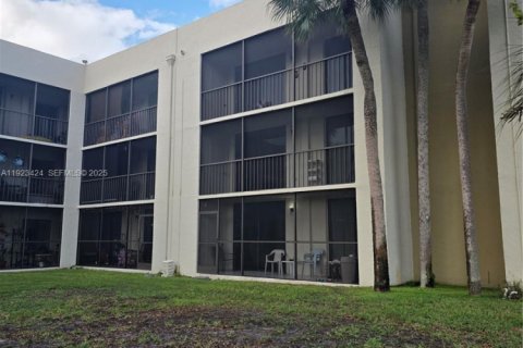 Condominio en venta en Miami, Florida, 2 dormitorios, 89.65 m2 № 1982287 - foto 27