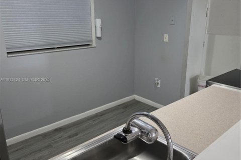 Condominio en venta en Miami, Florida, 2 dormitorios, 89.65 m2 № 1982287 - foto 4