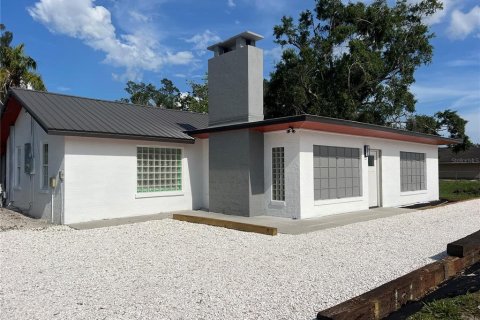 House in Sarasota, Florida 2 bedrooms, 147.62 sq.m. № 1793134 - photo 1