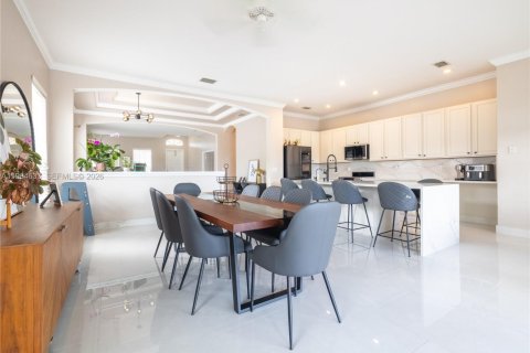 Снять в аренду виллу или дом в Пемброк-Пайнс, Флорида 4 спальни, 221.2м2, № 2045808 - фото 15