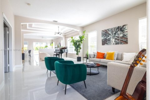 Снять в аренду виллу или дом в Пемброк-Пайнс, Флорида 4 спальни, 221.2м2, № 2045808 - фото 27