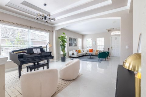 Снять в аренду виллу или дом в Пемброк-Пайнс, Флорида 4 спальни, 221.2м2, № 2045808 - фото 17