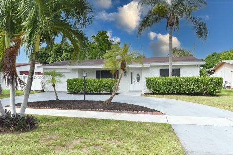Casa en Hollywood, Florida 4 dormitorios, 219.25 m2 № 2152602