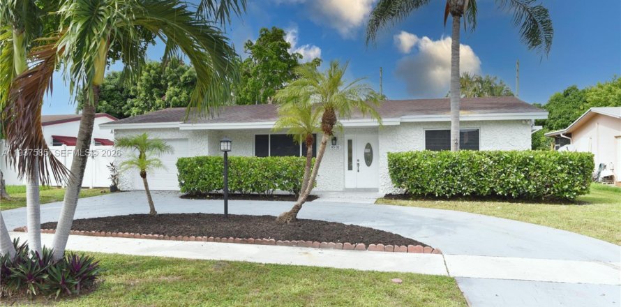 Casa en Hollywood, Florida 4 dormitorios, 219.25 m2 № 2152602