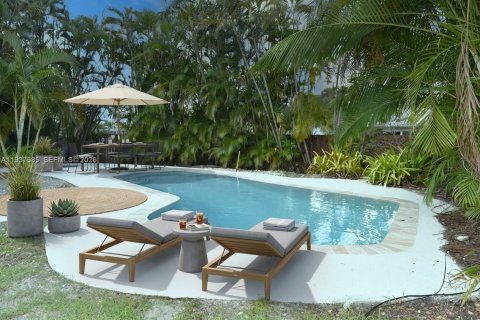 Casa en venta en Hollywood, Florida, 4 dormitorios, 219.25 m2 № 2152602 - foto 3