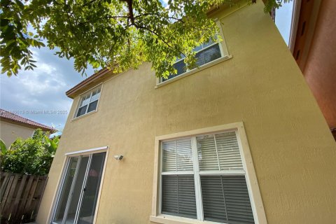 Adosado en alquiler en Doral, Florida, 4 dormitorios, 205.96 m2 № 1929281 - foto 15