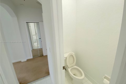 Adosado en alquiler en Doral, Florida, 4 dormitorios, 205.96 m2 № 1929281 - foto 29
