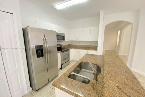 Adosado en alquiler en Doral, Florida, 4 dormitorios, 205.96 m2 № 1929281 - foto 11