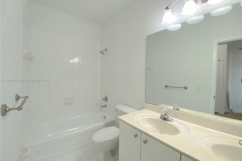 Adosado en alquiler en Doral, Florida, 4 dormitorios, 205.96 m2 № 1929281 - foto 20