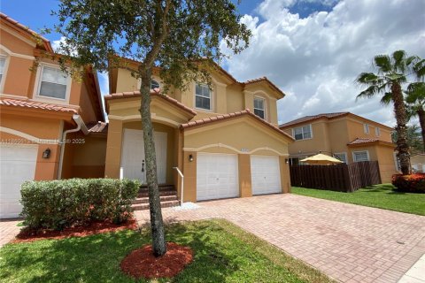 Adosado en alquiler en Doral, Florida, 4 dormitorios, 205.96 m2 № 1929281 - foto 3