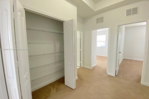 Adosado en alquiler en Doral, Florida, 4 dormitorios, 205.96 m2 № 1929281 - foto 25