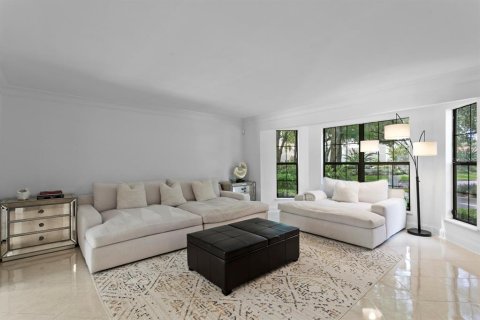Casa en venta en Tampa, Florida, 4 dormitorios, 478.91 m2 № 2303174 - foto 8