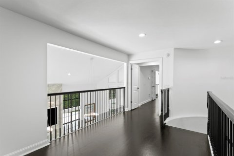 Casa en venta en Tampa, Florida, 4 dormitorios, 478.91 m2 № 2303174 - foto 26