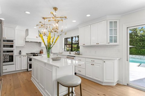 Casa en venta en Tampa, Florida, 4 dormitorios, 478.91 m2 № 2303174 - foto 18