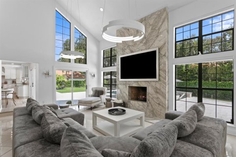 Casa en venta en Tampa, Florida, 4 dormitorios, 478.91 m2 № 2303174 - foto 7