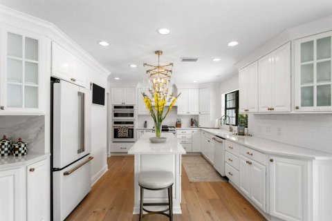 Casa en venta en Tampa, Florida, 4 dormitorios, 478.91 m2 № 2303174 - foto 19