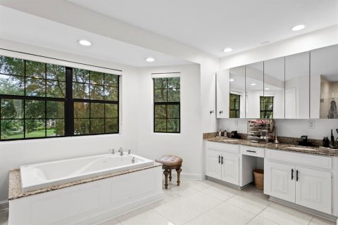 Casa en venta en Tampa, Florida, 4 dormitorios, 478.91 m2 № 2303174 - foto 28