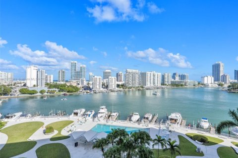 Condo in Miami Beach, Florida № 1957595 - photo 20