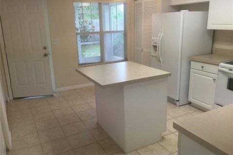 Townhouse in Gainesville, Florida 2 bedrooms, 107.21 sq.m. № 1829049 - photo 3