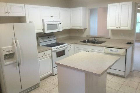 Townhouse in Gainesville, Florida 2 bedrooms, 107.21 sq.m. № 1829049 - photo 4