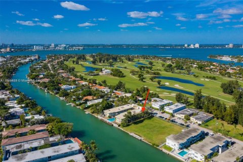 Condo in Miami Beach, Florida, 1 bedroom  № 1941390 - photo 27