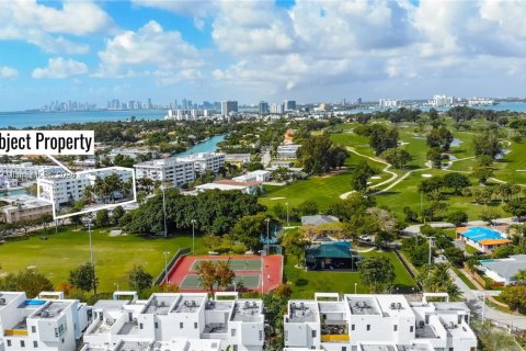Condo in Miami Beach, Florida, 1 bedroom  № 1941390 - photo 26