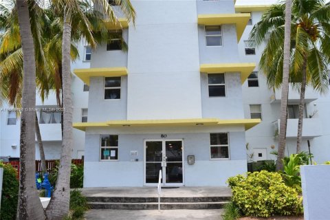 Condo in Miami Beach, Florida, 1 bedroom  № 1941390 - photo 21